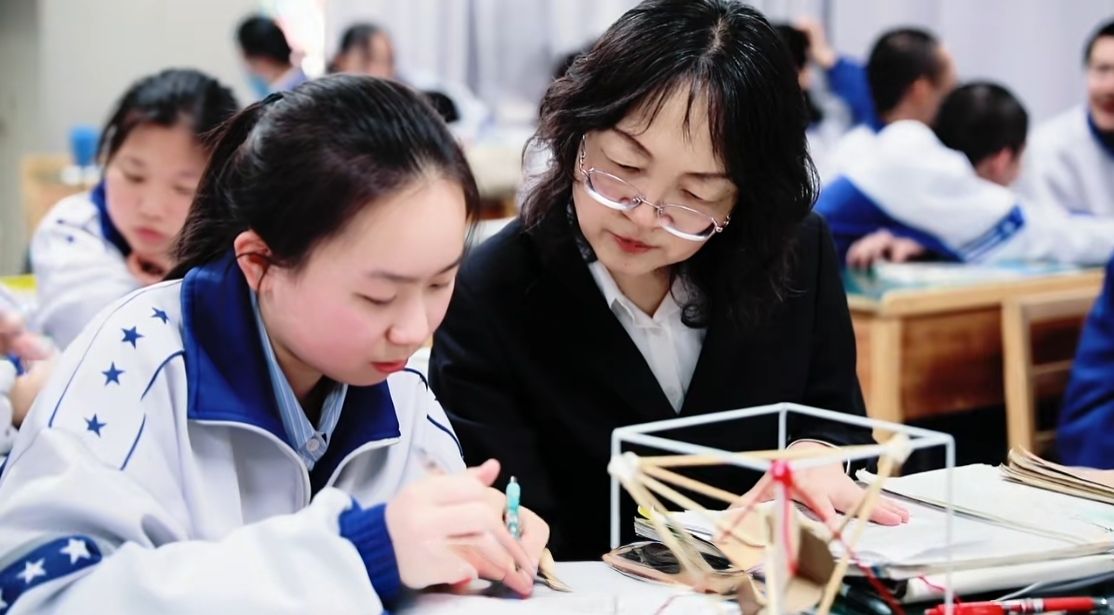 践行教育家精神!她扎根边疆34年,只为一件事